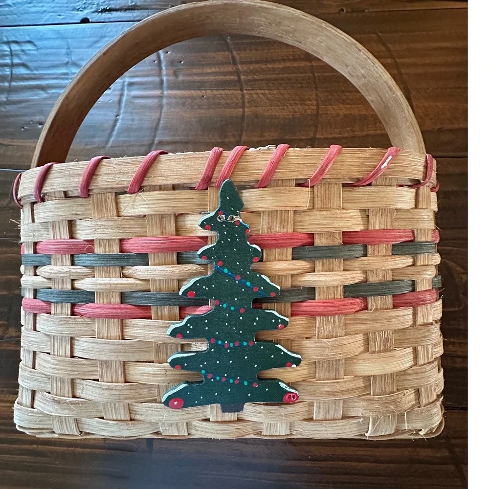 Handmade Woven Splint Christmas Basket Wood Base Red Green Holiday Decor